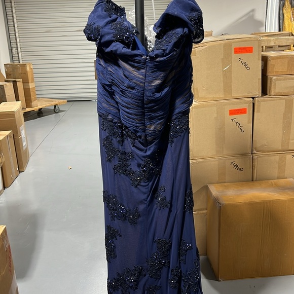 Montage style 29973. Color is navy. Size 18.new with tags in its original bag. - Picture 6 of 7